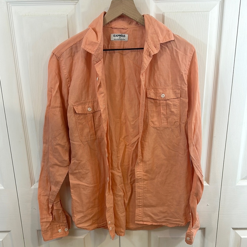 EXPRESS Men’s Salmon Buttoned Down Shirt